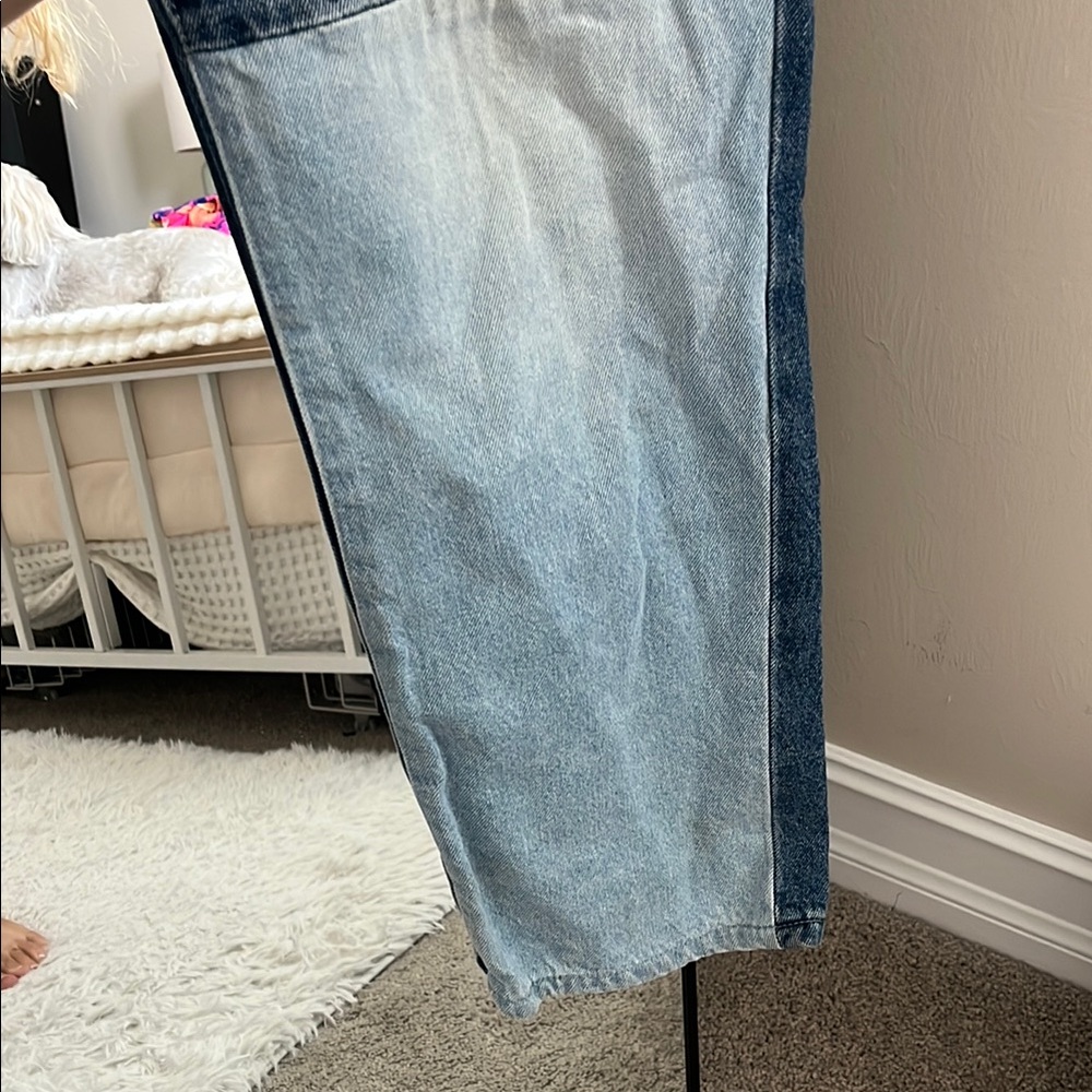 KanCan Blue Straight Leg Jeans with Striking Two-Tone Design - Picture 5 of 11